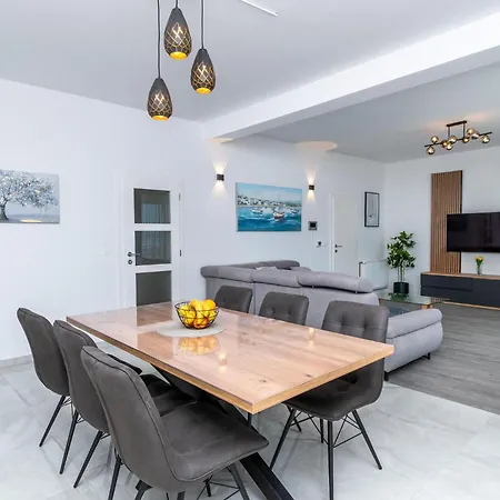 Rooftop Valerija Apartamento Trogir