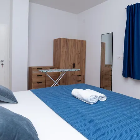 Rooftop Valerija Apartamento Trogir